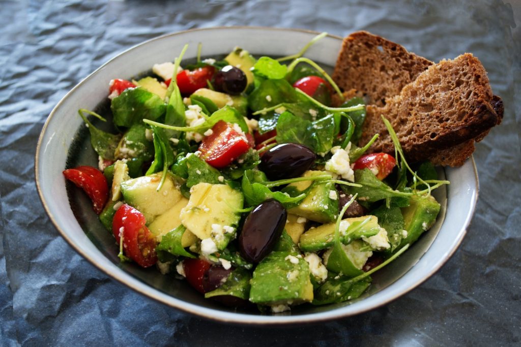 Does Fiber Negate Carbs? Vegetable Salad With Wheat Bread On The Side