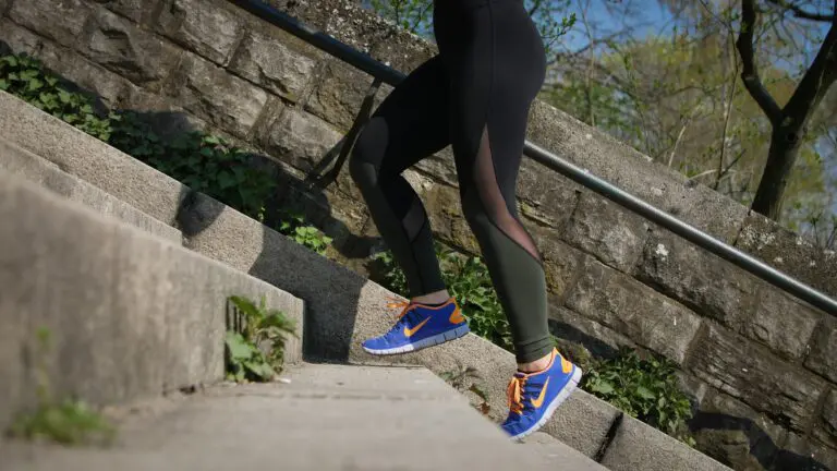 women running up the stairs on a ketogenic diet